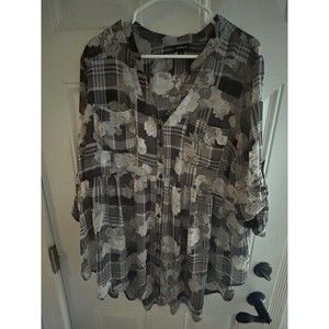 Torrid Blouse Womens Size 2 Gray Floral Button Up Pockets Roll Tab Sleeve EUC